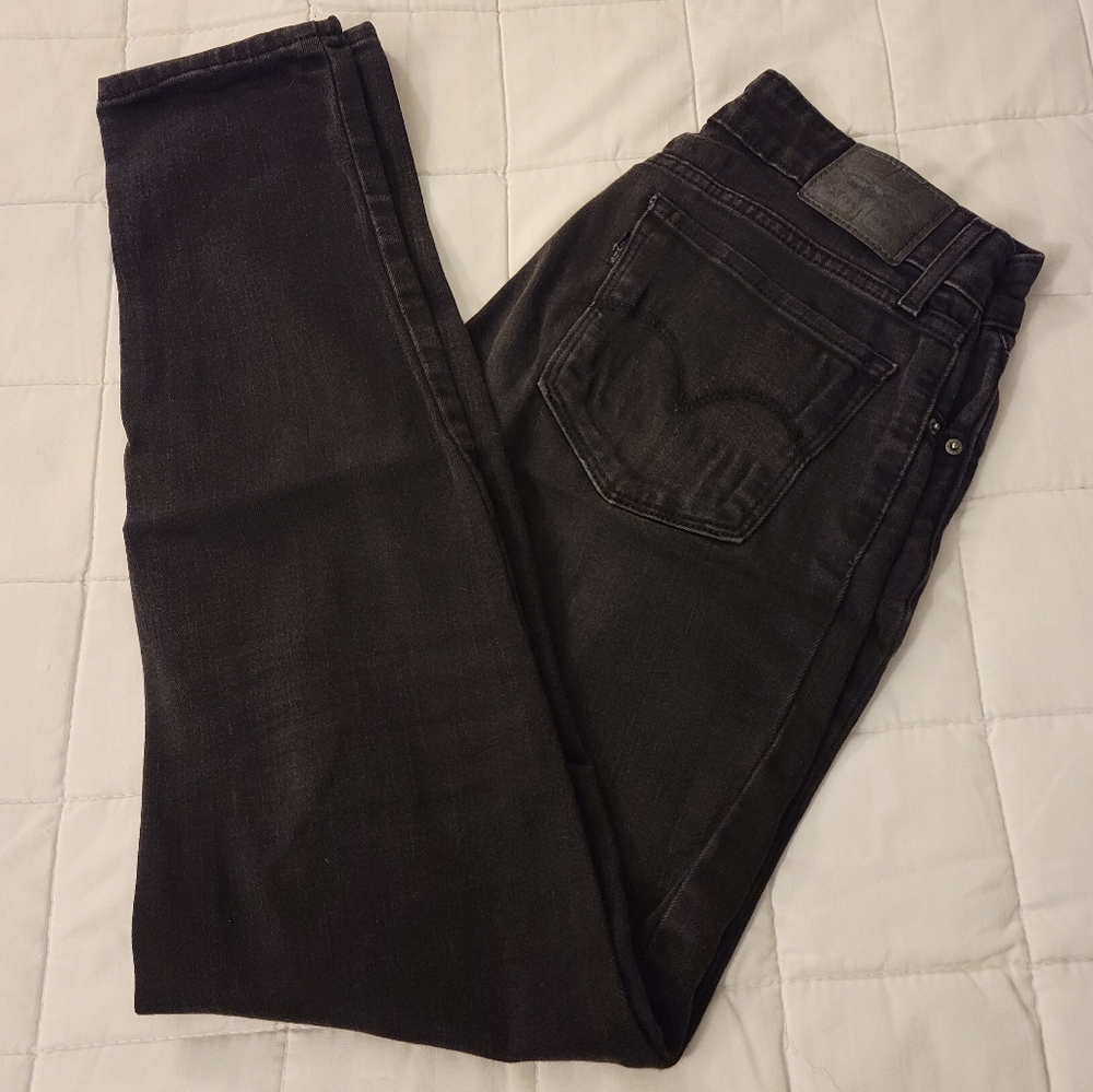 Black Levi's jeans, size 27